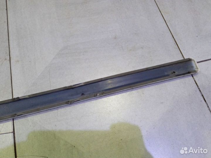 Молдинг передней двери