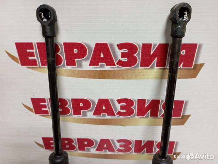 Амортизатор капота передний Audi Q5 8R cdnc 2011