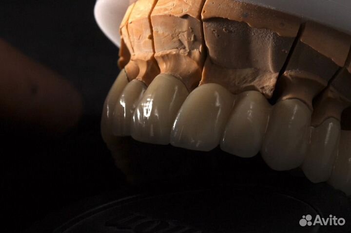 Опытный зубной техник