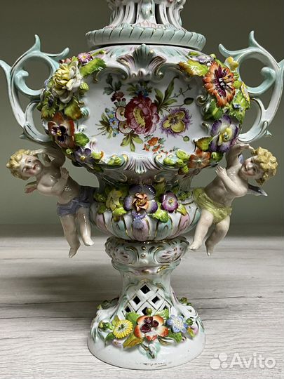 Ваза -кубок. Sitzendorf, Германия