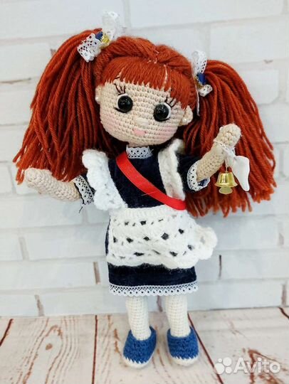 Игрушка вязаная амигуруми кукла школьница