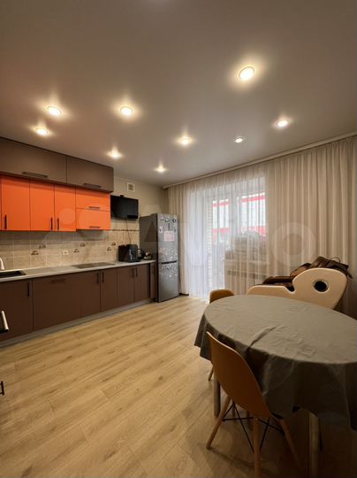 2-к. квартира, 72 м², 1/9 эт.