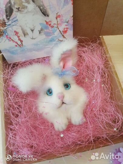 Брошь ручной работы Зайка