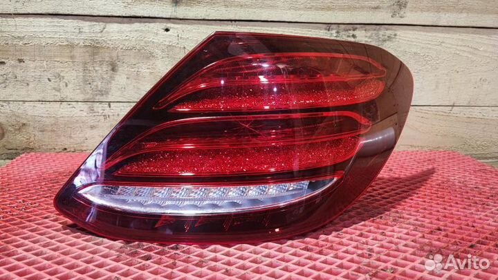 Фонарь задний правый Mercedes-Benz W213