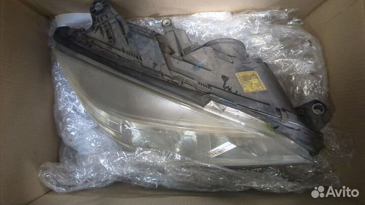 Фара (передняя) правая Mercedes C W204