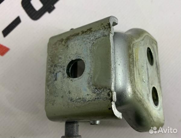 Петля двери передняя левая Citroen Berlingo