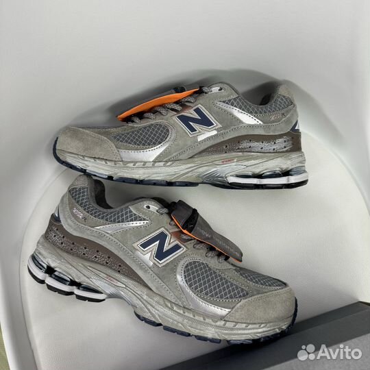 Кроссовки New Balance 2002R Grey Brown Pouch