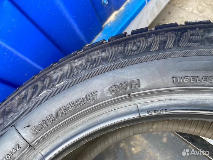 Bridgestone Blizzak LM-001 225/55 R17