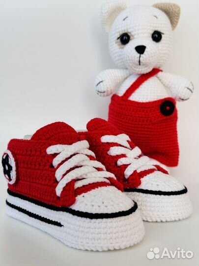 Вязаные кеды и игрушка Собачка ручной работы