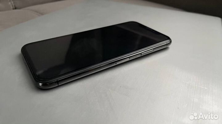 iPhone X, 64 ГБ