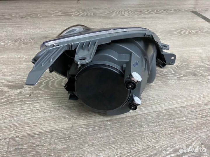 Фара передняя Ford Fiesta Фонарь Форд Фиеста