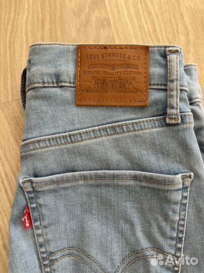 Джинсы женские levis 28 размер