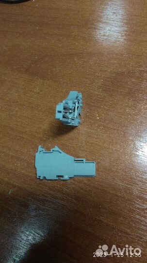 X-COM-S-1L-federleiste 1-POL. grau 2022-101