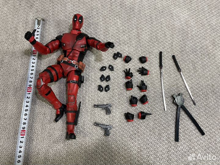 Фигура детпул 30 см