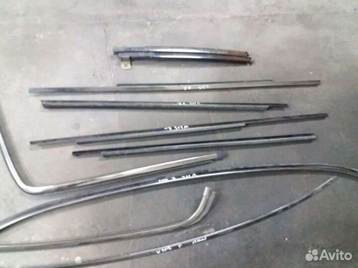 Молдинг двери стекла w202