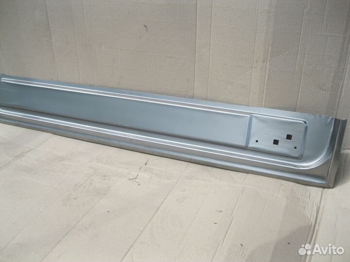 Внутренняя нижняя ремчасть сдвижной двери Газ 2705