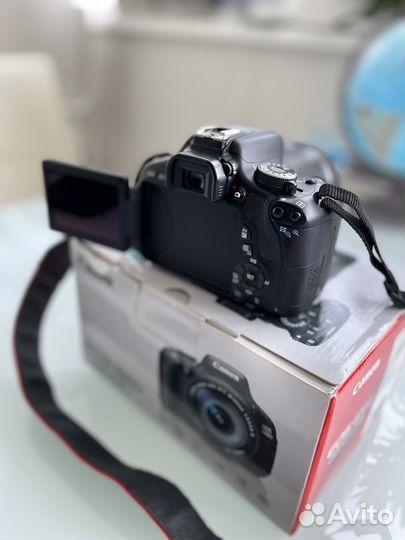 Зеркальный фотоаппарат canon eos 600d 18-135 IS