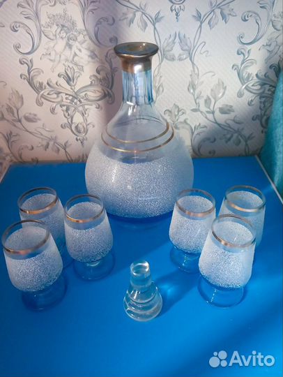 Графин с рюмками