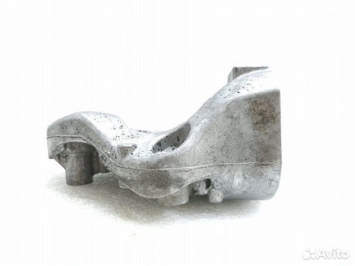 Кронштейн компрессора кондиционера Volkswagen Golf