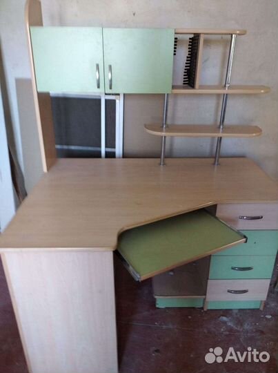 Компьютерный стол