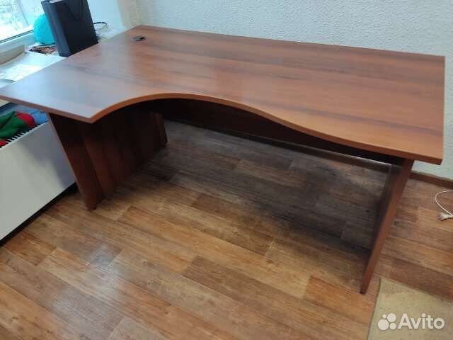 Офисный стол