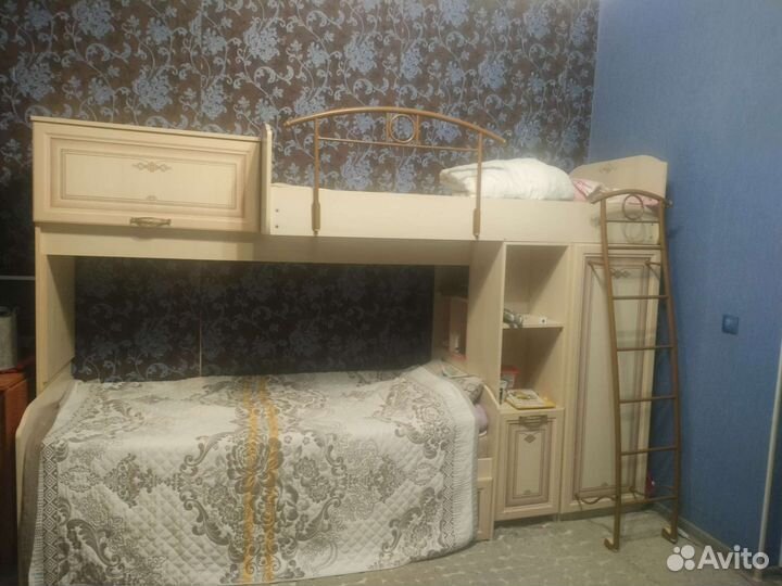 Кровать