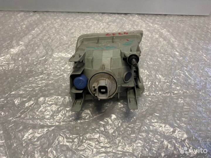 Повторитель поворота в бампер левый Toyota Prius