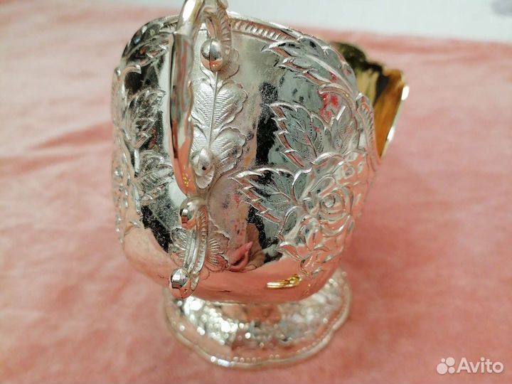 Антикварная сахарница