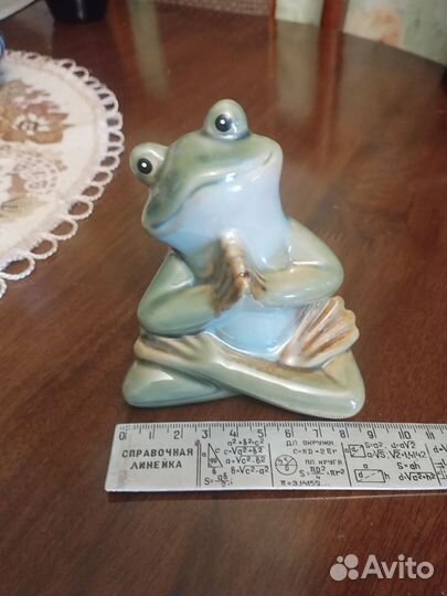 Лягушка статуэтка