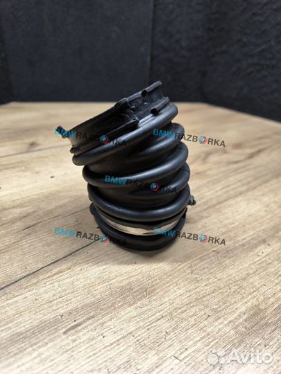 Патрубок воздушного фильтра BMW X5 M E70 2010