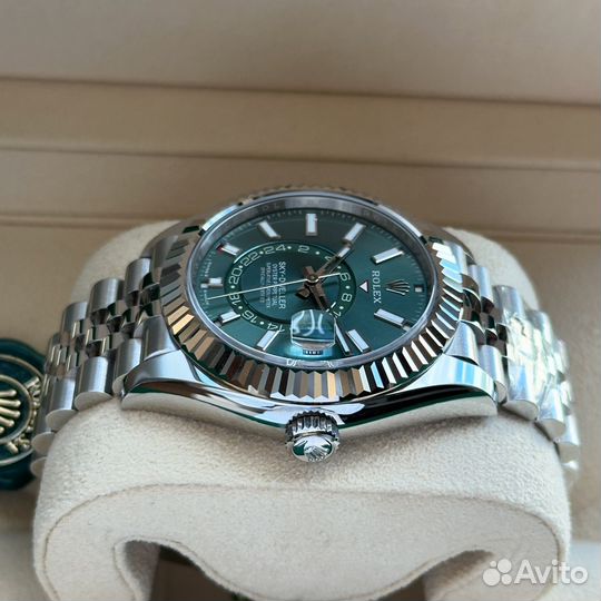 Часы Rolex Sky-Dweller Green Dial