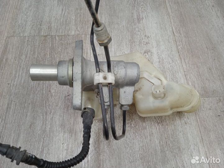 Главный тормозной цилиндр Ford Fusion CBK 2006