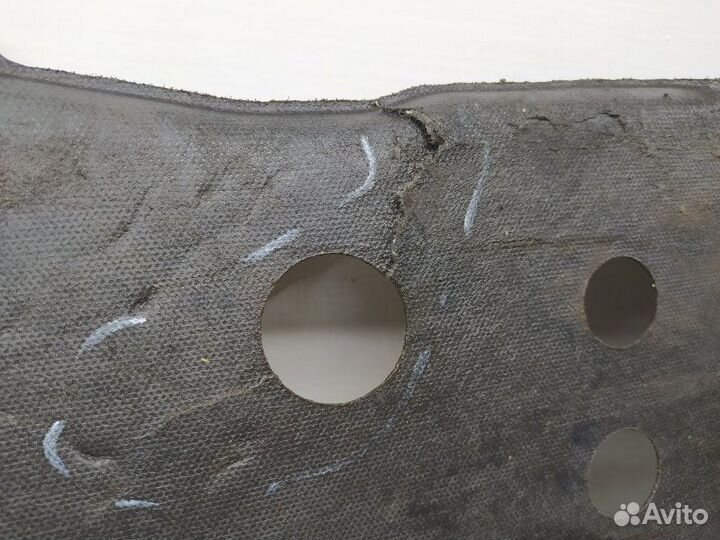 Б/У Защита двигателя Дефект- трещины, обломано 3