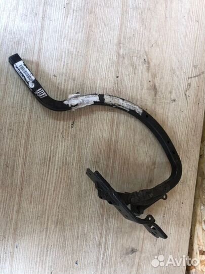 Петля двери багажника задняя Toyota Camry