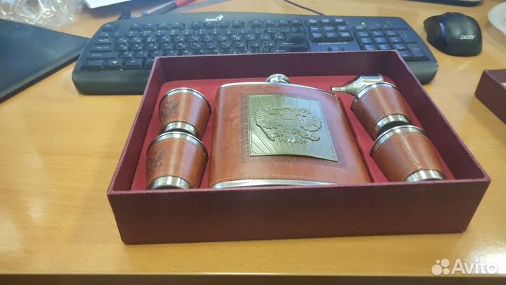 Фляга с стаканами