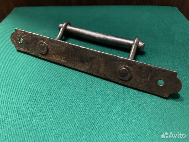 Старинная дверная ручка. ретро