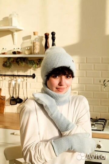 Комплект шапка, снуд и варежки