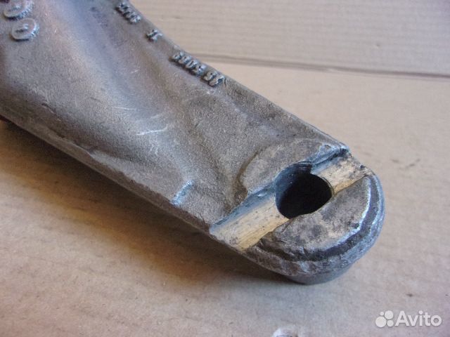 Форд Сиерра 84г., левый кронштейн двигателя