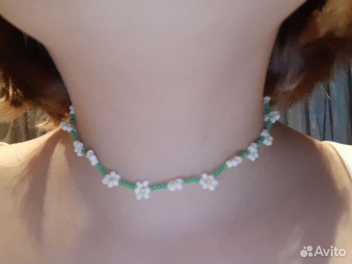 Украшение на шею из бисера