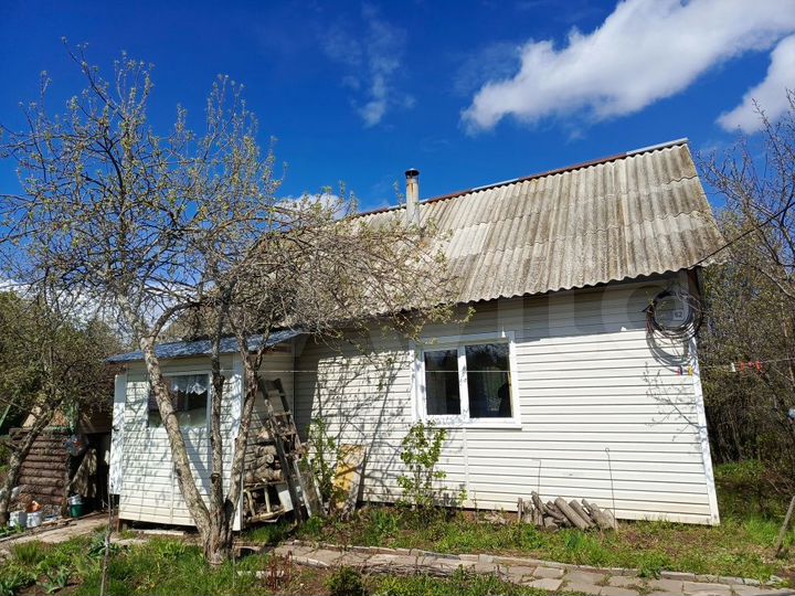 Дом 35 м² на участке 8 сот.