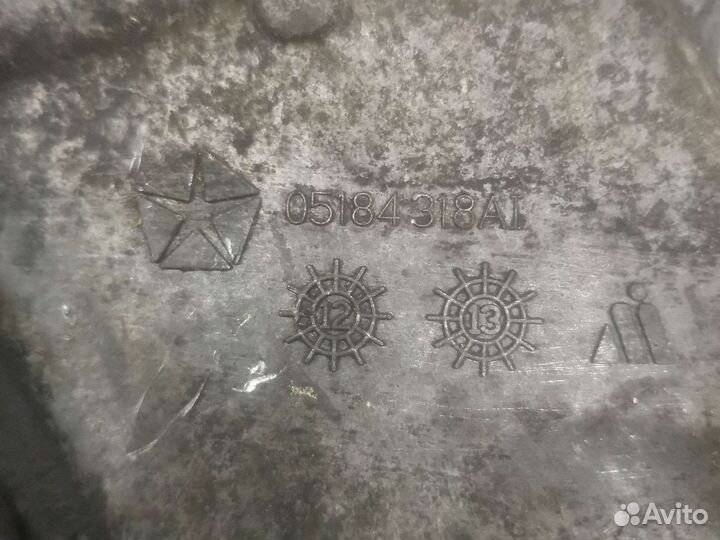 Передняя крышка двигателя Jeep Grand Cherokke 3.6