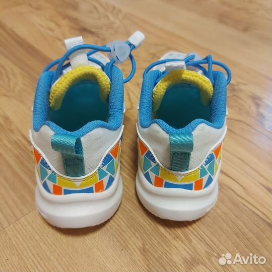 Кроссовки детские новые 28 р-р
