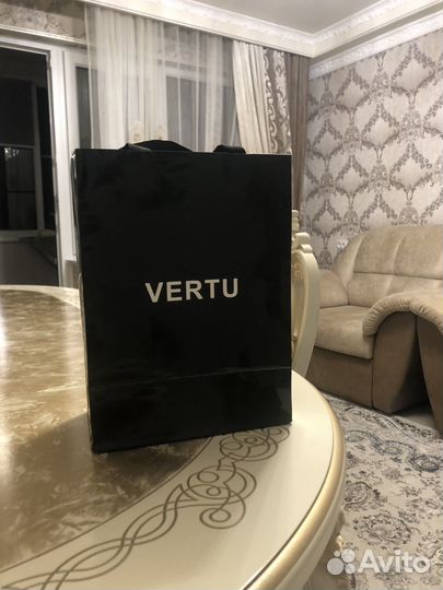 Vertu телефон