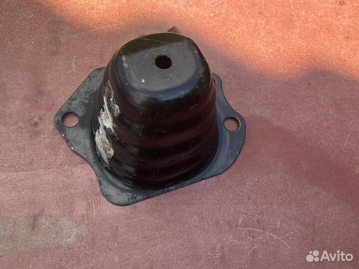 Кронштейн зад бампера правый Nissan X-Trail T30