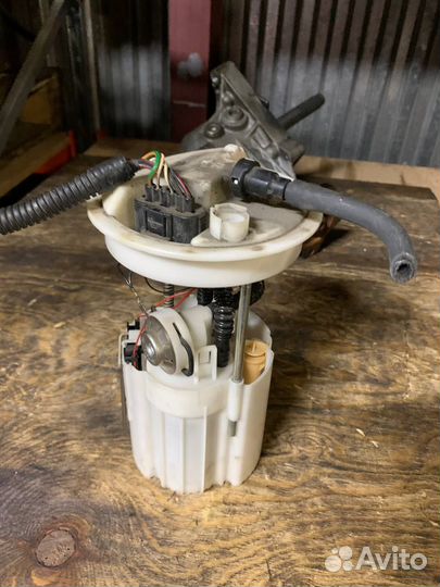 Насос топливный Volvo V50 2004-2012 S40 C70