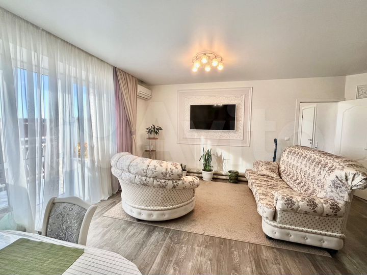 3-к. квартира, 100 м², 8/9 эт.