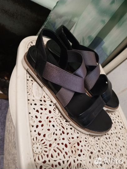 Сандалии женские
