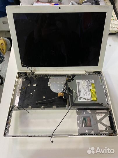 Ноутбук на запчасти apple MacBook