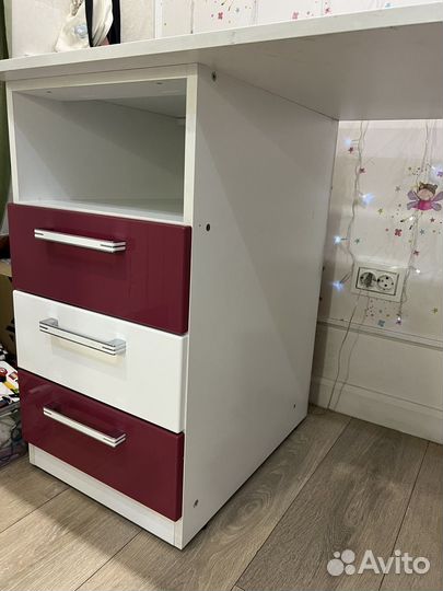 Письменный стол