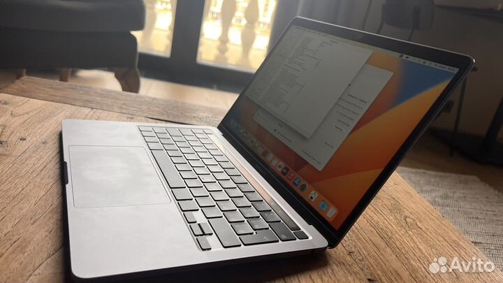 Macbook pro 13 2020 i5 8GB DDR 3 512 GB